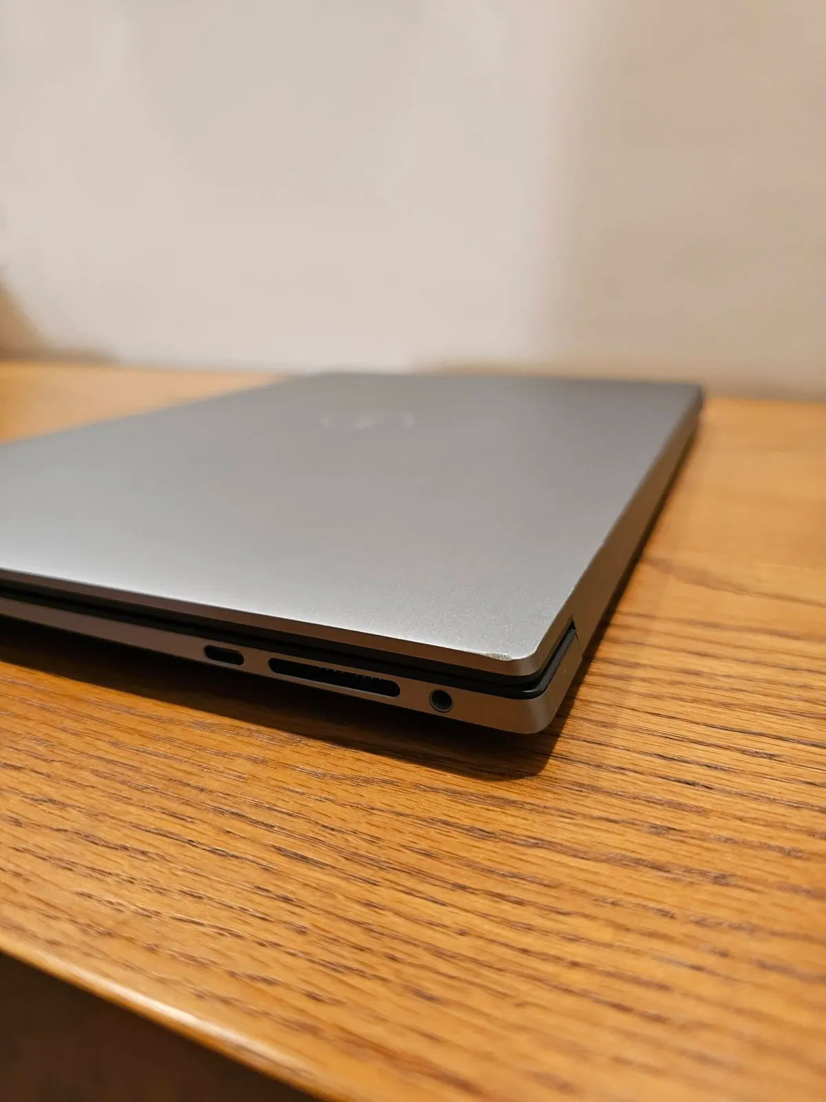 DELL Precision 5570 Touchscreen 4K thumbnail 4