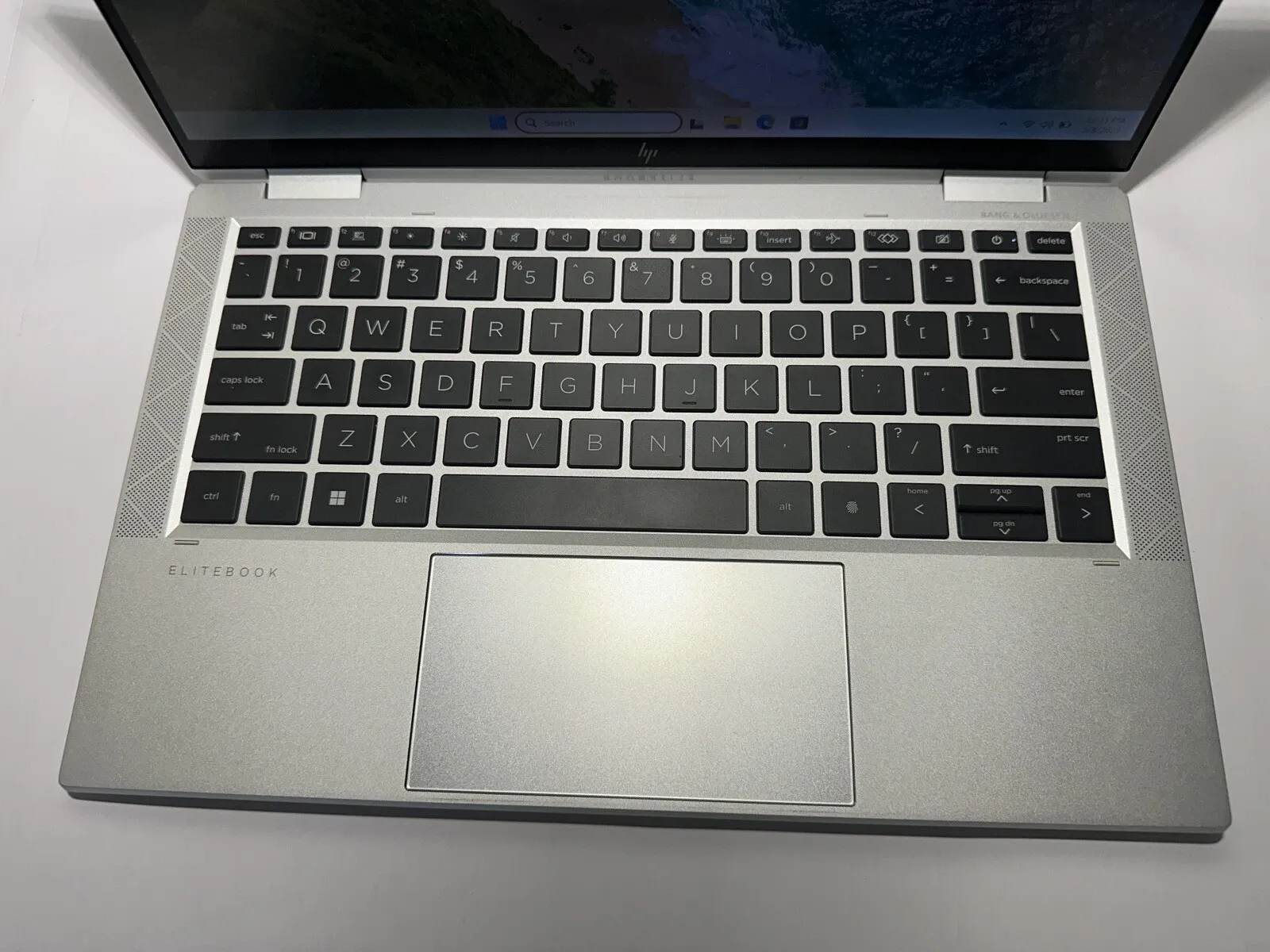 HP EliteBook 1030 G8 thumbnail 2
