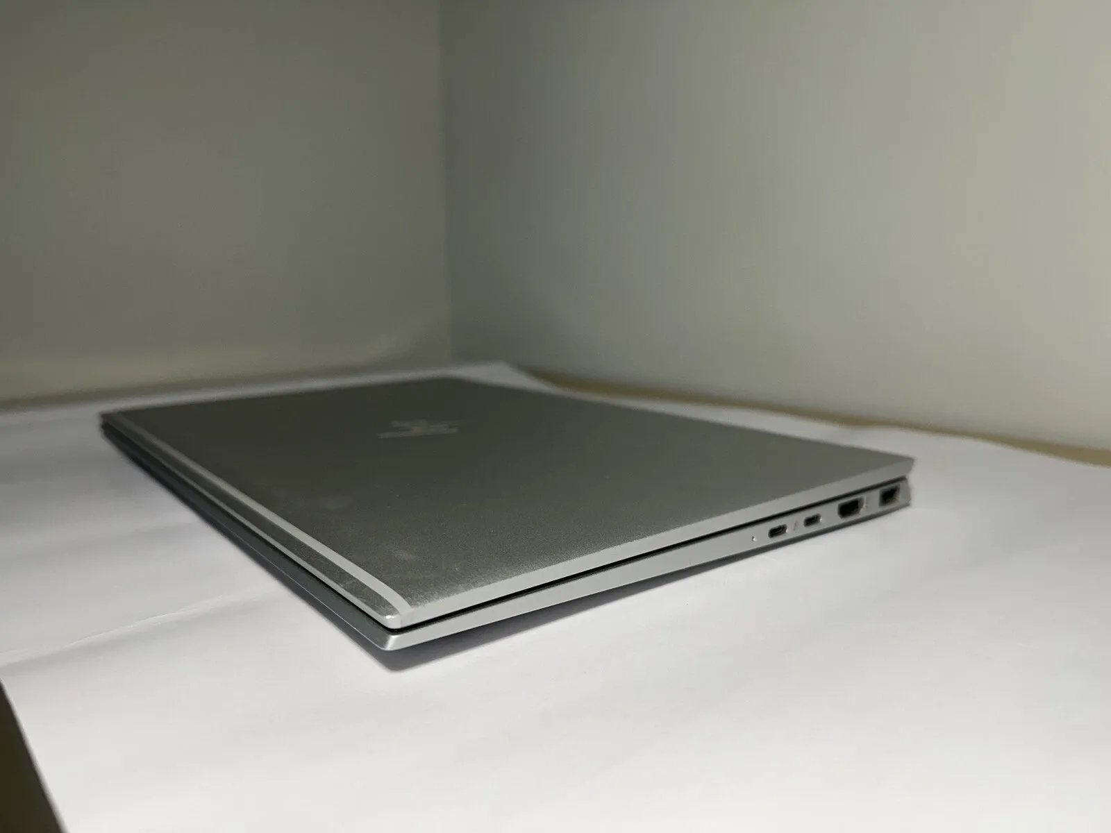 HP EliteBook 1030 G8 thumbnail 3